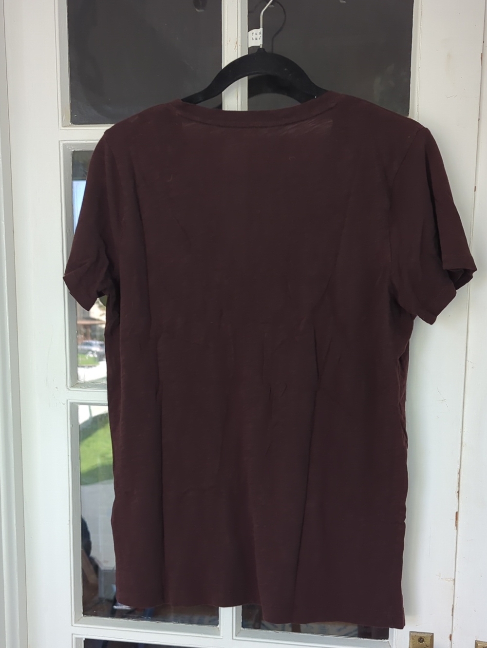 Madewell - V-Neck Pocket Tee in Deep Plum - Picture 4 of 8